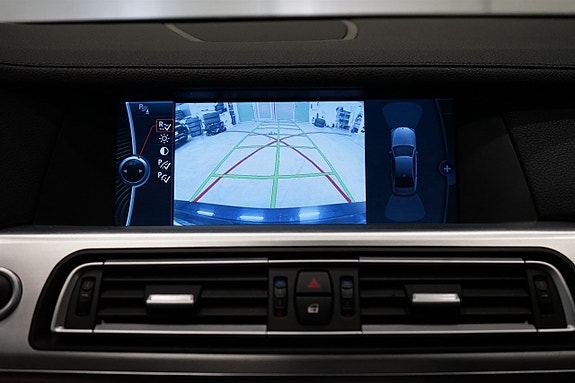 BMW 740d 16 of 28