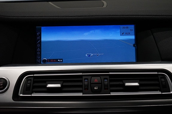 BMW 740d 17 of 28