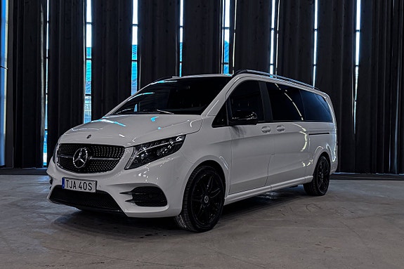 Mercedes-Benz V300 2 of 5