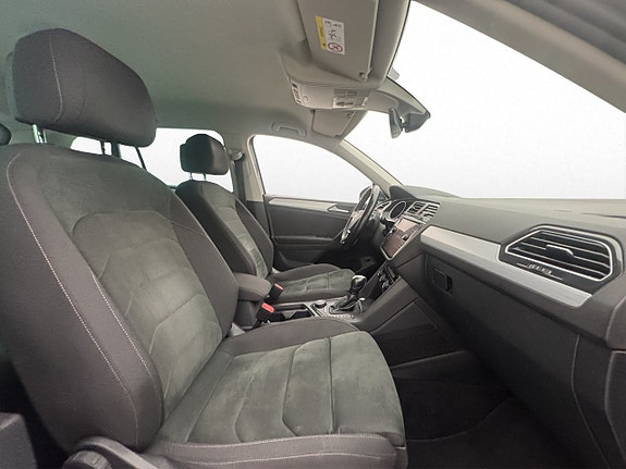 Volkswagen Tiguan 12 of 30