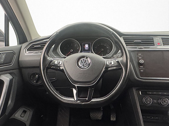Volkswagen Tiguan 11 of 30