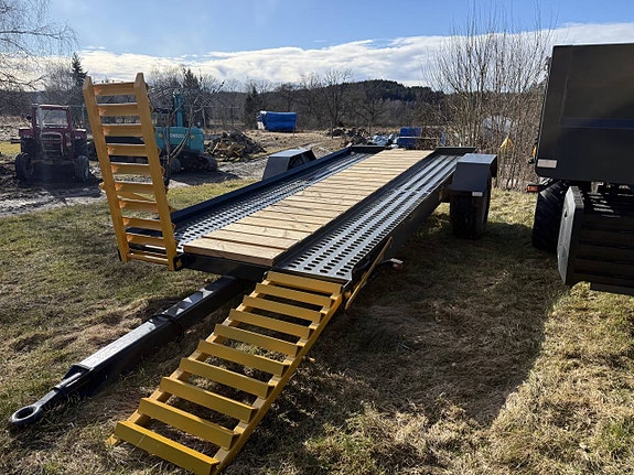 Maskintrailer 4 meter, 4 ton, genomkörning, i lager 4 of 5