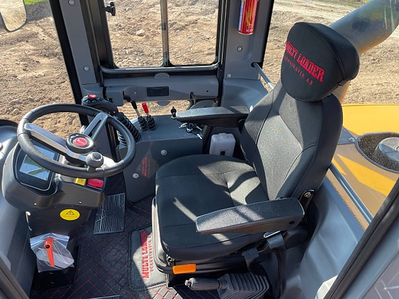 Multiloader L30 T / Steg 5 / B-kamera / Från 219.900 ex moms 8 of 12