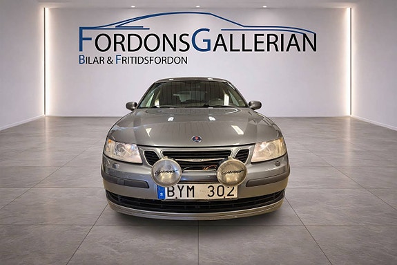 Saab 9-3 2 of 5