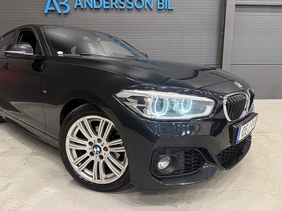 BMW 118i 3 of 5