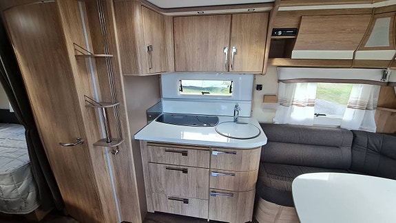 KABE Smaragd 540 GLE KS Långbädd Med Air Condition. 8 of 12