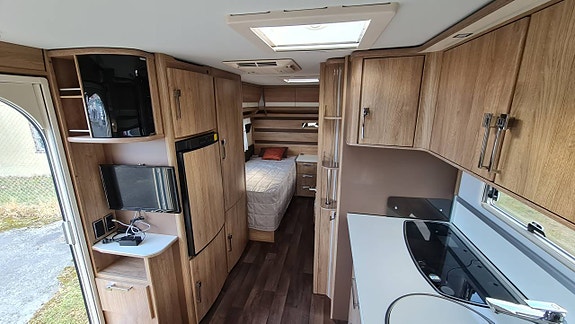 KABE Smaragd 540 GLE KS Långbädd Med Air Condition. 6 of 12