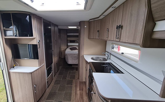 KABE Smaragd 540 GLE KS Långbädd Med Air Condition. 7 of 12
