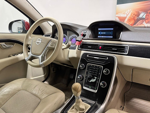 Volvo V70 2 of 20
