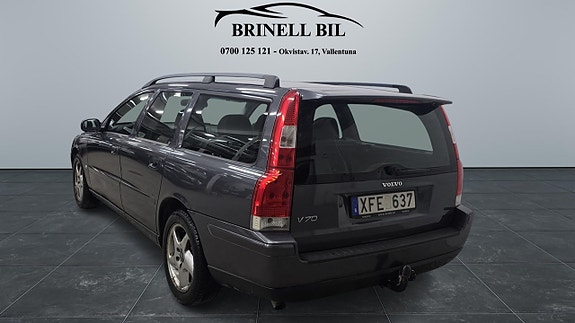 Volvo V70 2 of 10