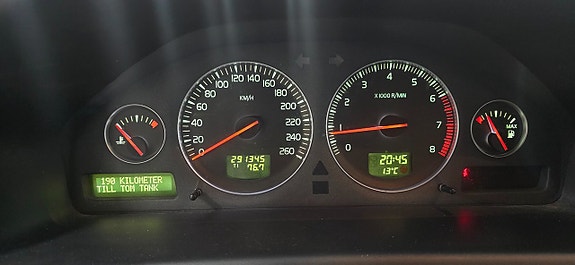 Volvo V70 8 of 10