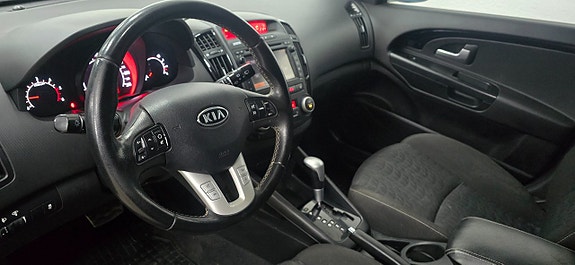 Kia Ceed 3 of 9