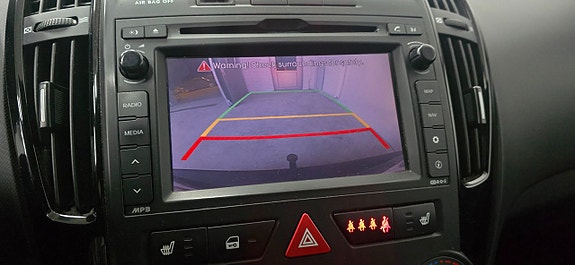 Kia Ceed 2 of 9
