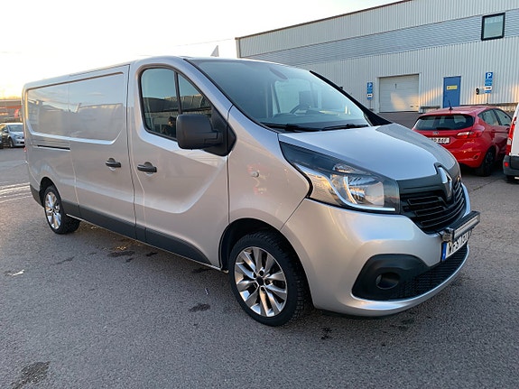 Renault Trafic 8 of 16