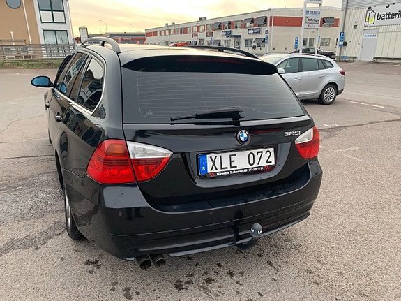 BMW 325i 4 of 25