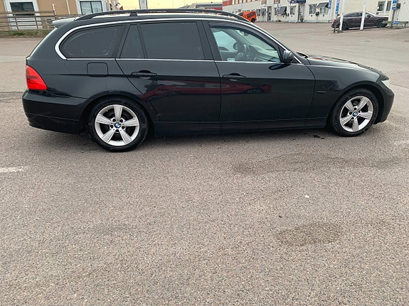 BMW 325i 9 of 25