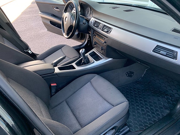 BMW 325i 18 of 25