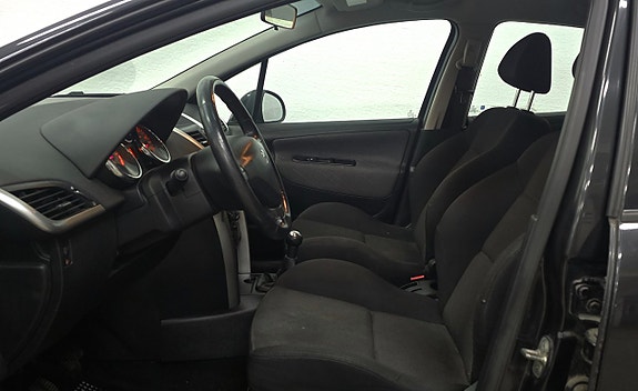 Peugeot 207 3 of 8