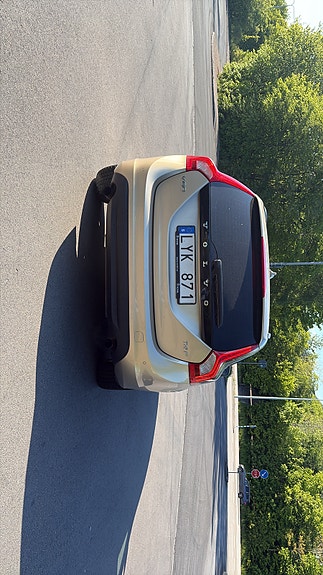 Volvo V60 2 of 6