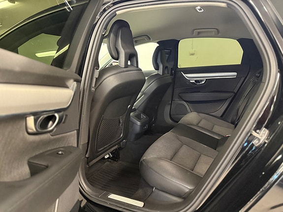 Volvo S90 13 of 26