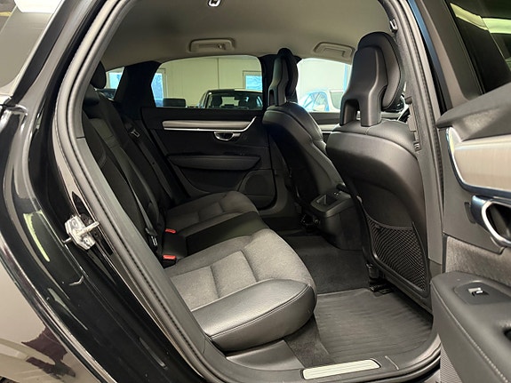 Volvo S90 17 of 26