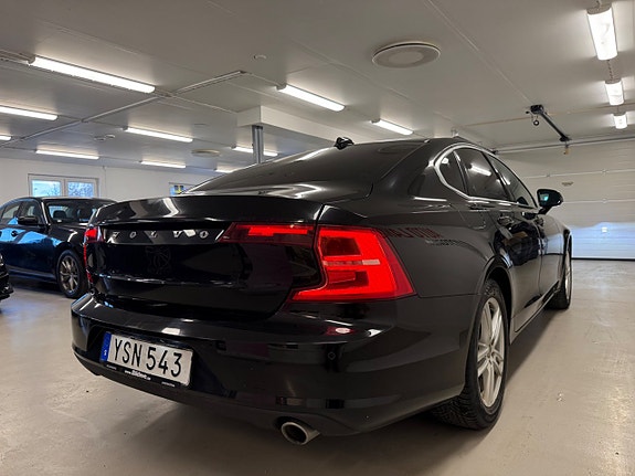 Volvo S90 15 of 26