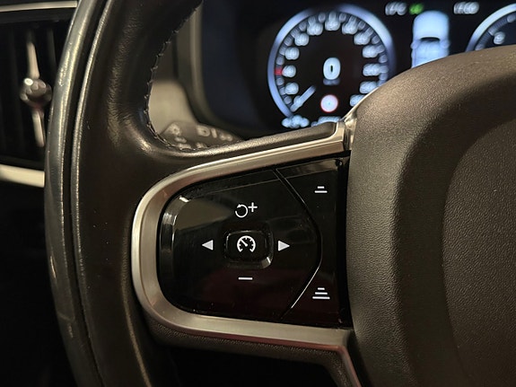 Volvo S90 21 of 26