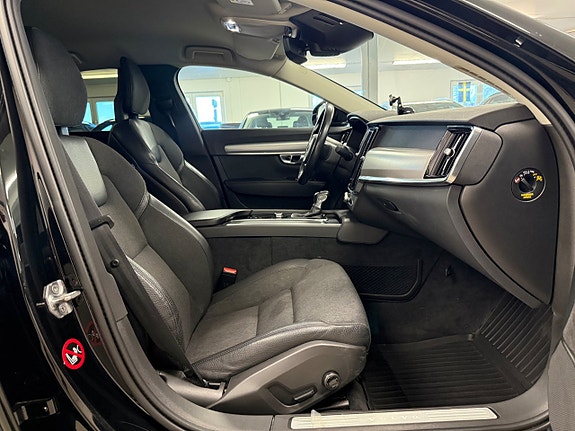 Volvo S90 18 of 26