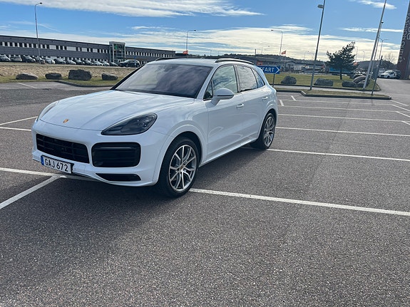 Porsche Cayenne 5 of 5