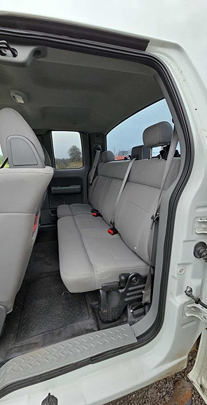 Ford F-150 3 of 10