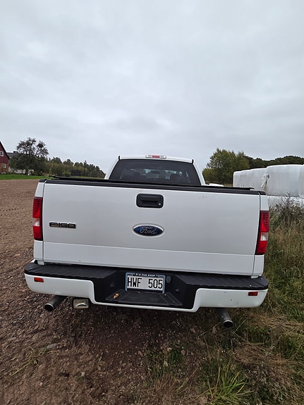Ford F-150 5 of 10