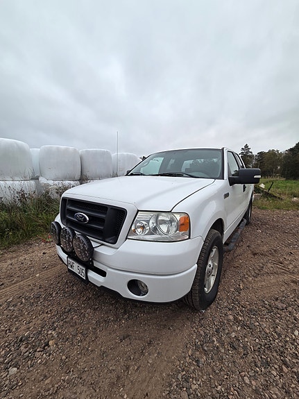 Ford F-150 9 of 10