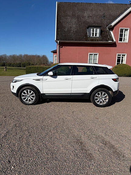 Land Rover Range Rover Evoque 2 of 5