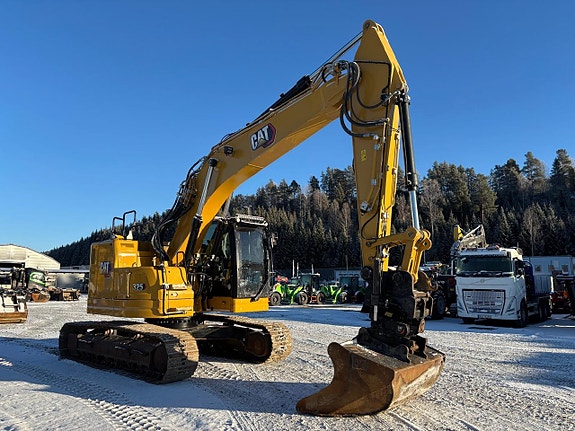 Caterpillar 325 2 of 30
