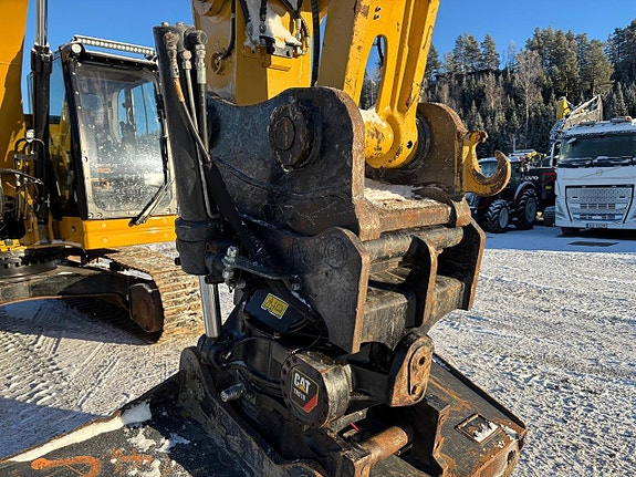 Caterpillar 325 12 of 30