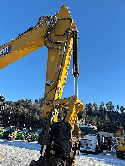 Caterpillar 325 14 of 30