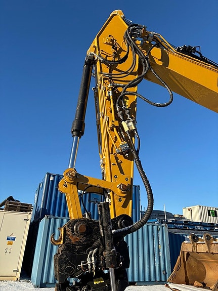 Caterpillar 325 13 of 30