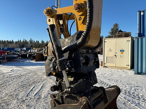 Caterpillar 325 11 of 30