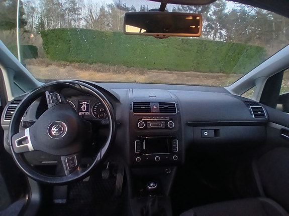 Volkswagen Touran 5 of 5