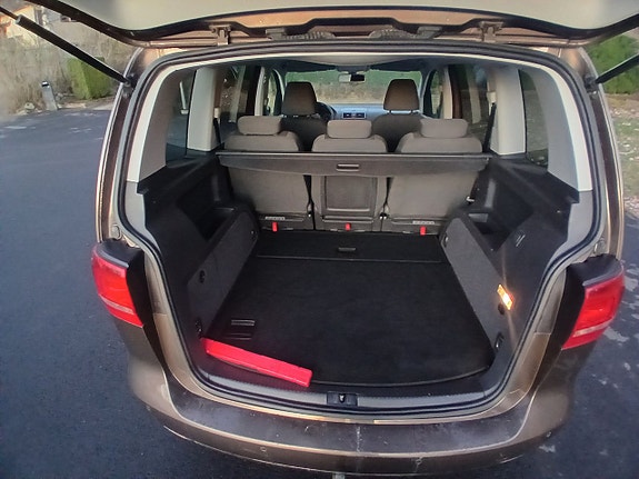 Volkswagen Touran 7 of 7