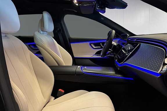 Mercedes-Benz E300 de 16 of 21