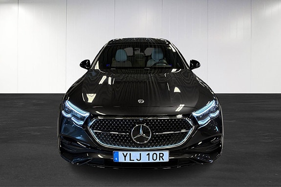 Mercedes-Benz E300 de 5 of 21