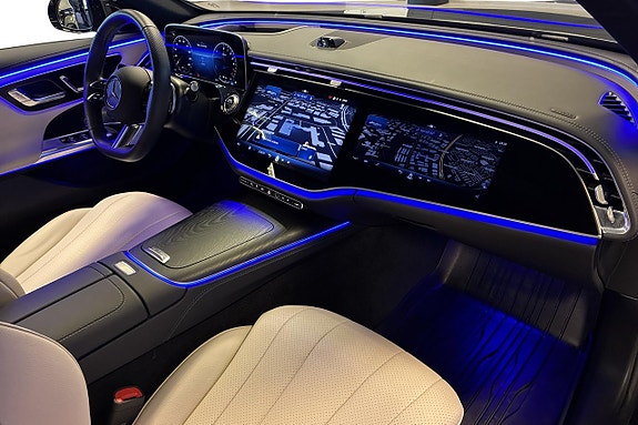 Mercedes-Benz E300 de 11 of 24