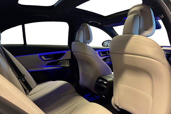 Mercedes-Benz E300 de 18 of 24