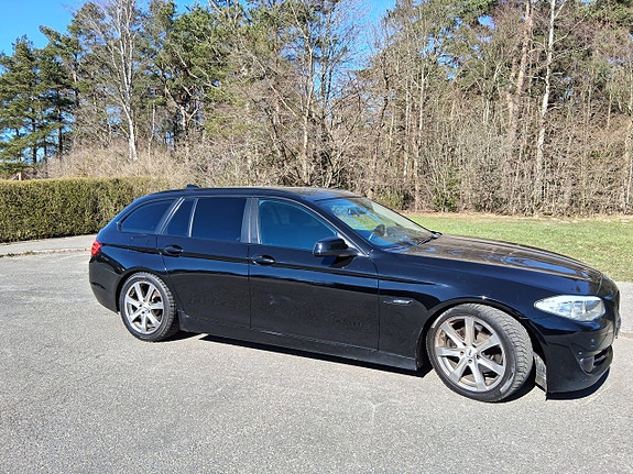 BMW 520d 2 of 5