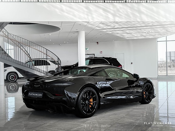 McLaren Artura 4 of 5
