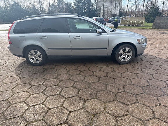 Volvo V50 4 of 5