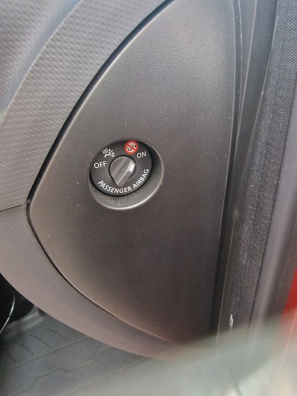 Renault Captur 27 of 29