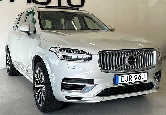 Volvo XC90 4 of 26