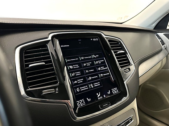 Volvo XC90 21 of 26